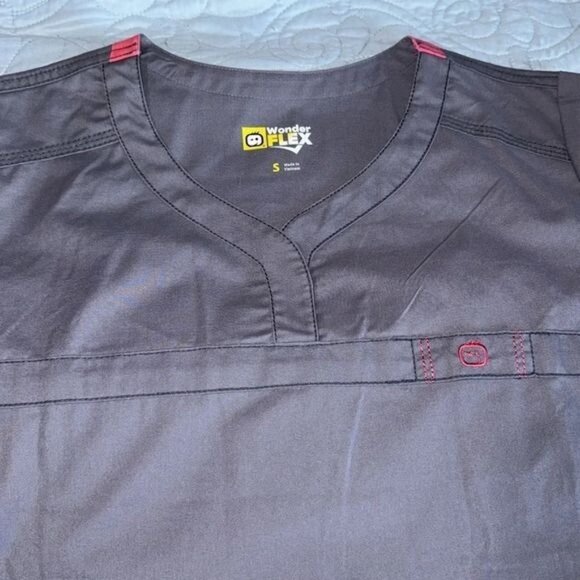 WonderWink Flex Womens Scrub Top Grey Short Sleeve V-Neck S Polyester/Spandex - Picture 4 of 6